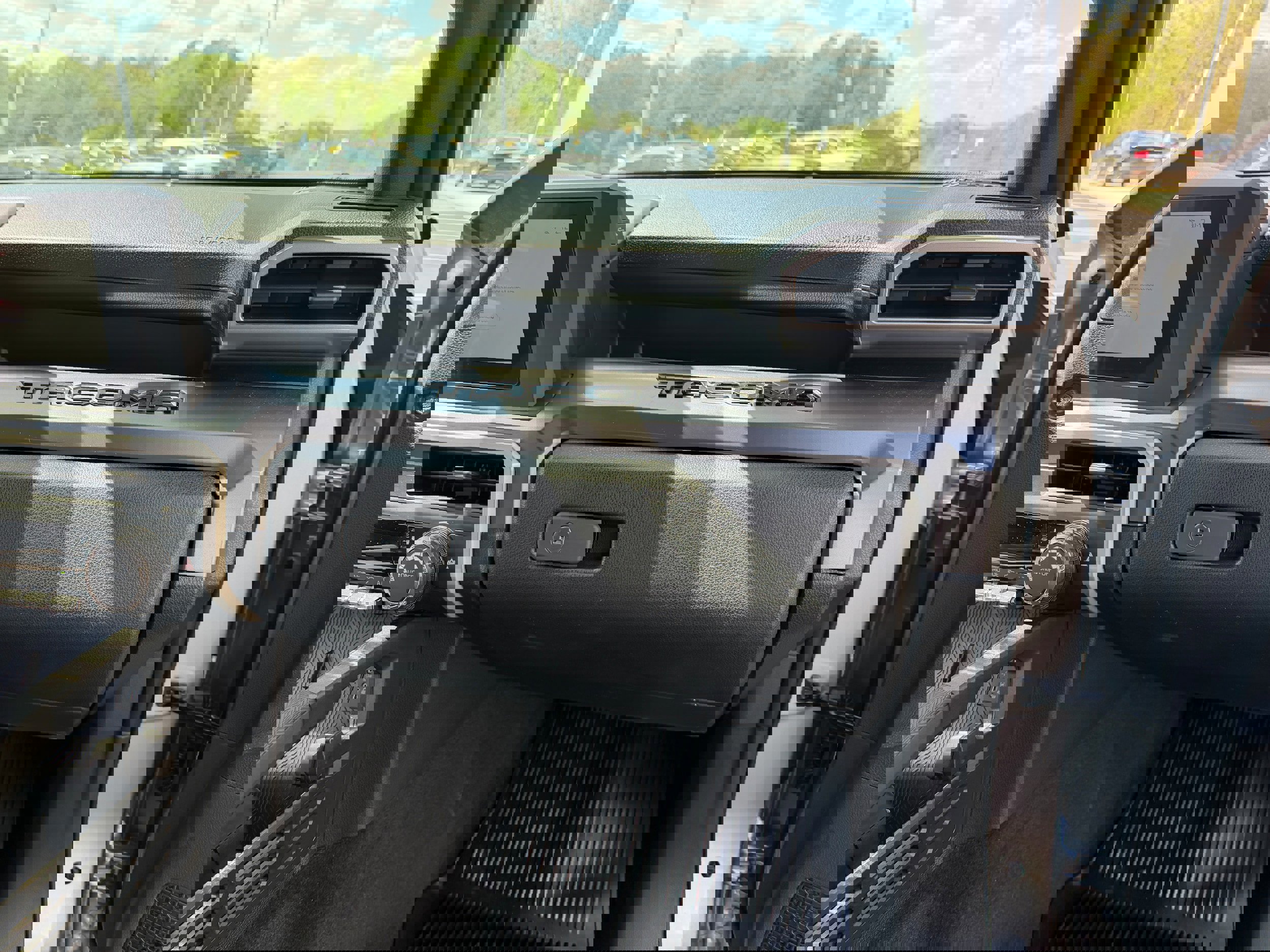 Used 2025 Toyota Tacoma SR5 image 24