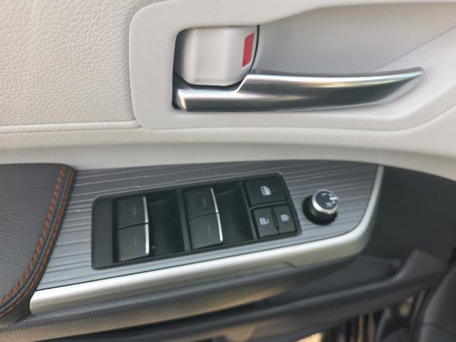 Used 2024 Toyota Sienna XSE AWD/4WD image 18