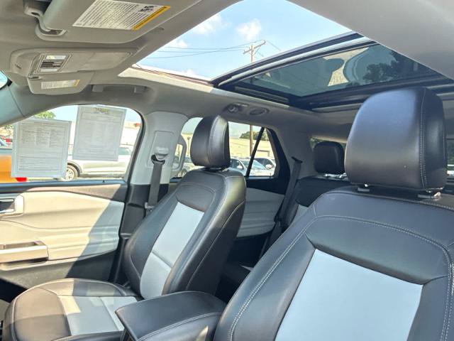 Certified 2023 Ford Explorer XLT w/ Equipment Group 202A AWD/4WD image 8