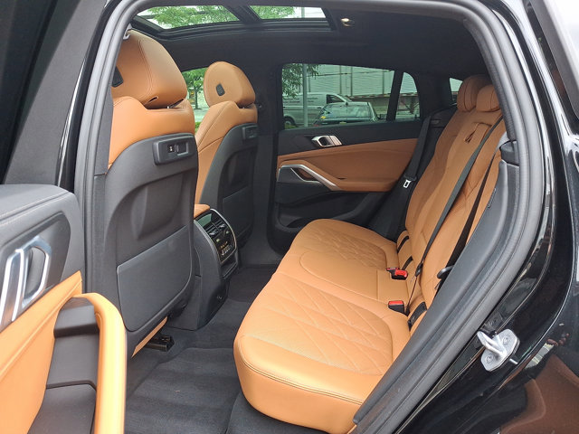 Used 2023 BMW X6 xDrive40i w/ M Sport Package AWD/4WD image 12