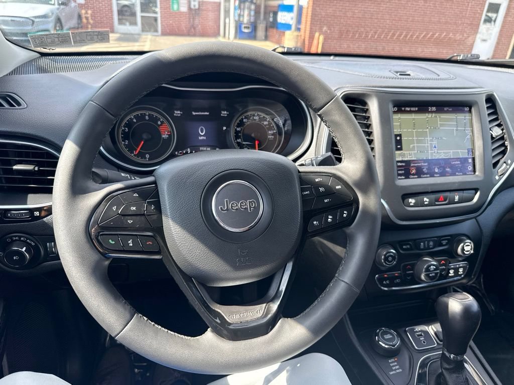Used 2023 Jeep Cherokee Altitude Lux w/ Mopar Interior Package AWD/4WD image 19