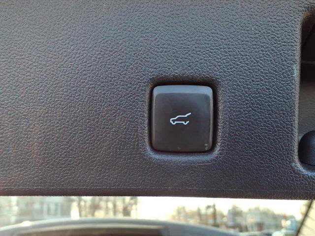 Certified 2022 Ford Escape Titanium w/ Class II Trailer Tow Package image 8