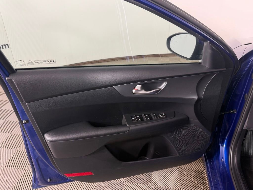 Used 2021 Kia Forte LXS FWD image 12