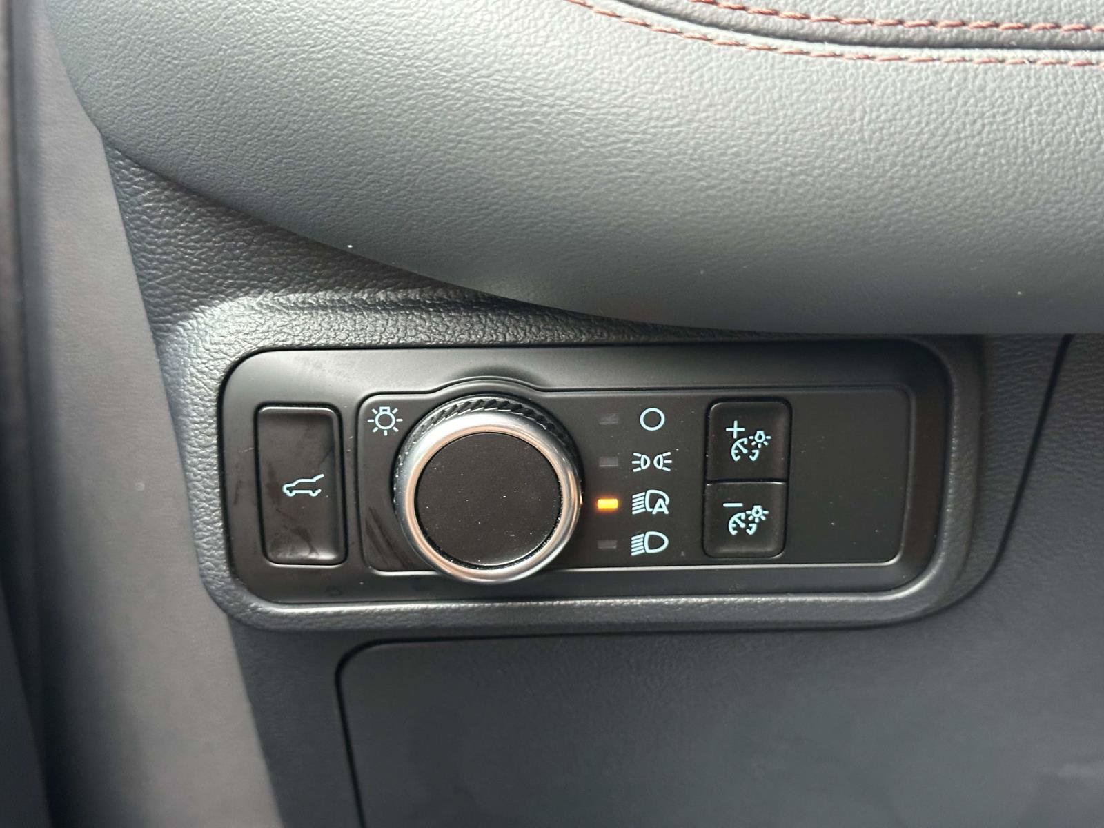 Certified 2025 Ford Explorer Active AWD/4WD image 33