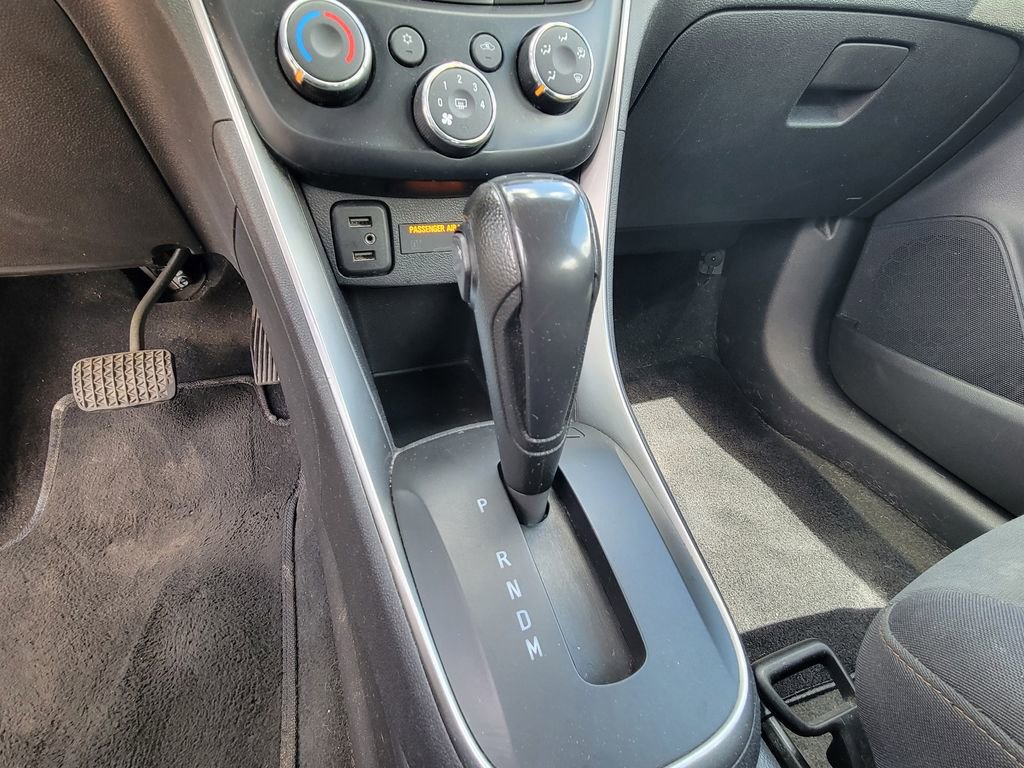 Used 2020 Chevrolet Trax LS FWD image 24