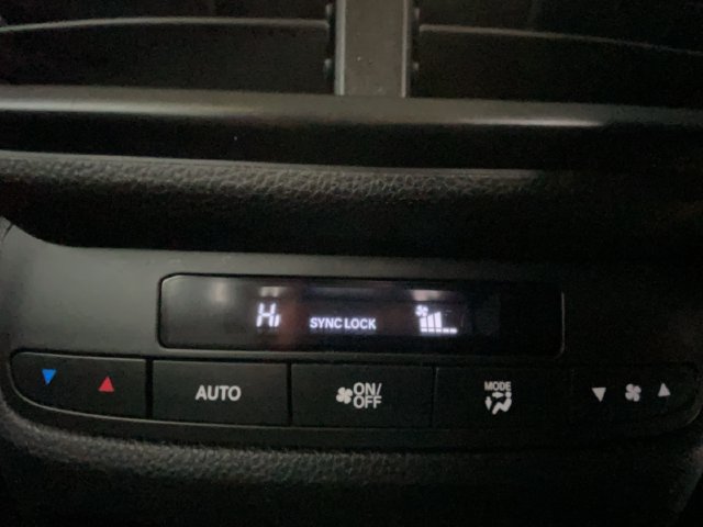 Used 2025 Honda Pilot EX-L image 31