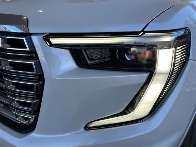 Used 2025 GMC Acadia Denali w/ LPO, Floor Liner Package image 9