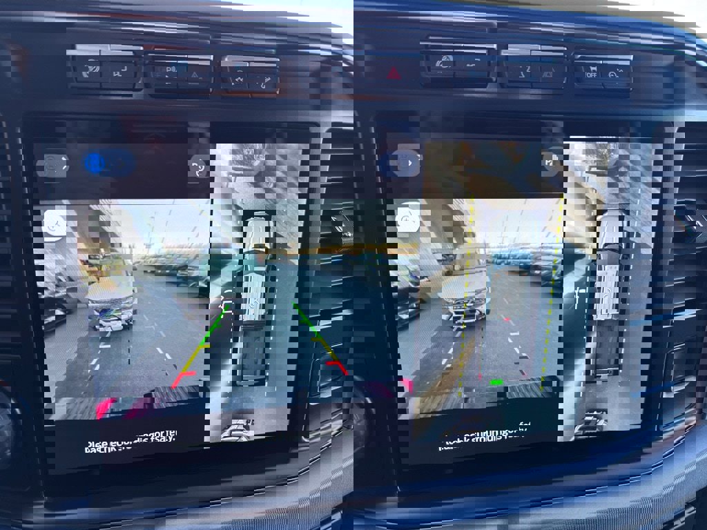 Certified 2024 Ford F450 Platinum w/ FX4 Off-Road Package image 31