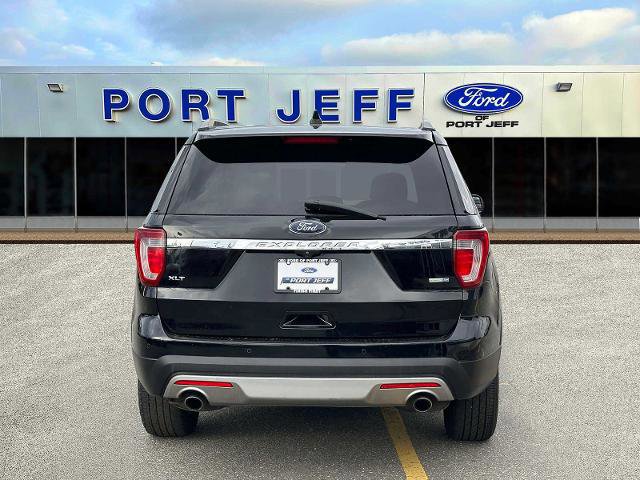 Certified 2017 Ford Explorer XLT image 4