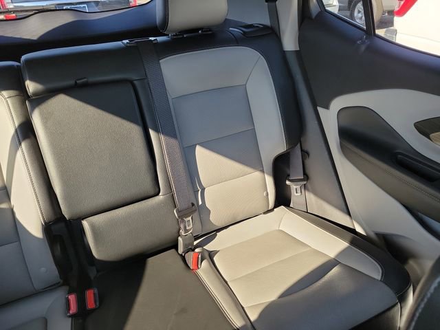 Used 2023 GMC Terrain SLT image 17