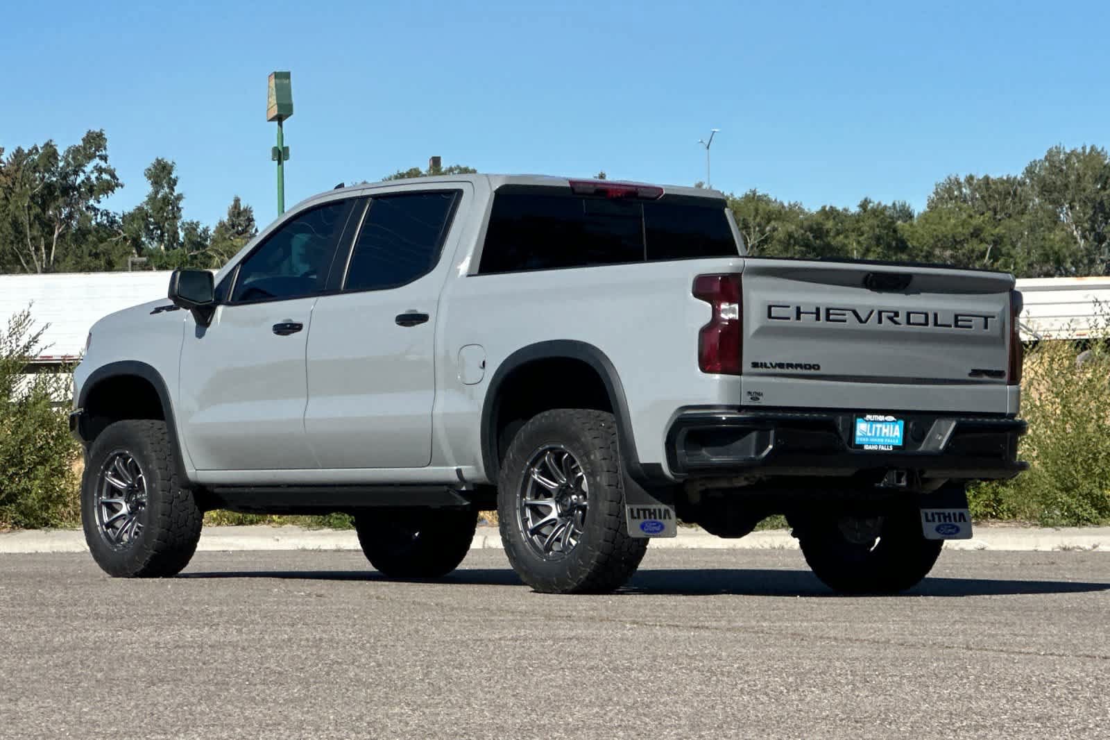 Used 2025 Chevrolet Silverado 1500 ZR2 w/ Technology Package AWD/4WD image 6