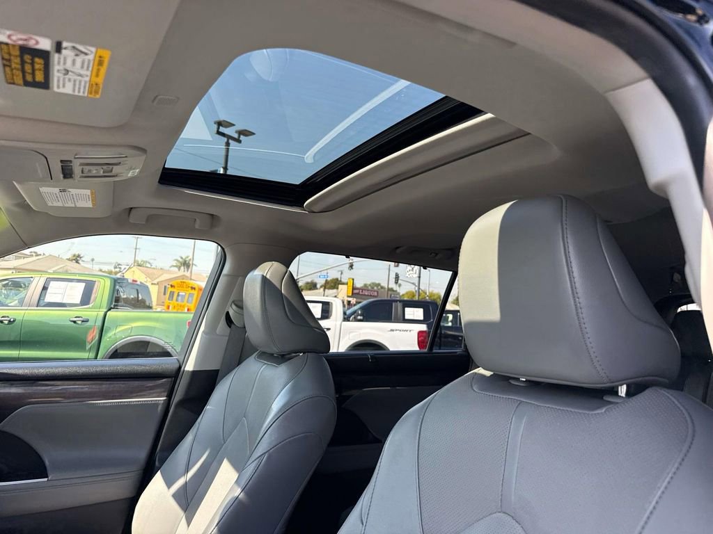 Used 2022 Toyota Highlander Limited image 27