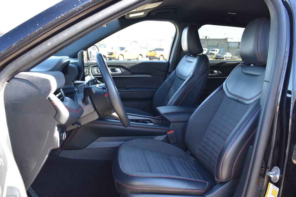 Certified 2025 Ford Explorer ST-Line w/ ST-Line Street Pack image 7