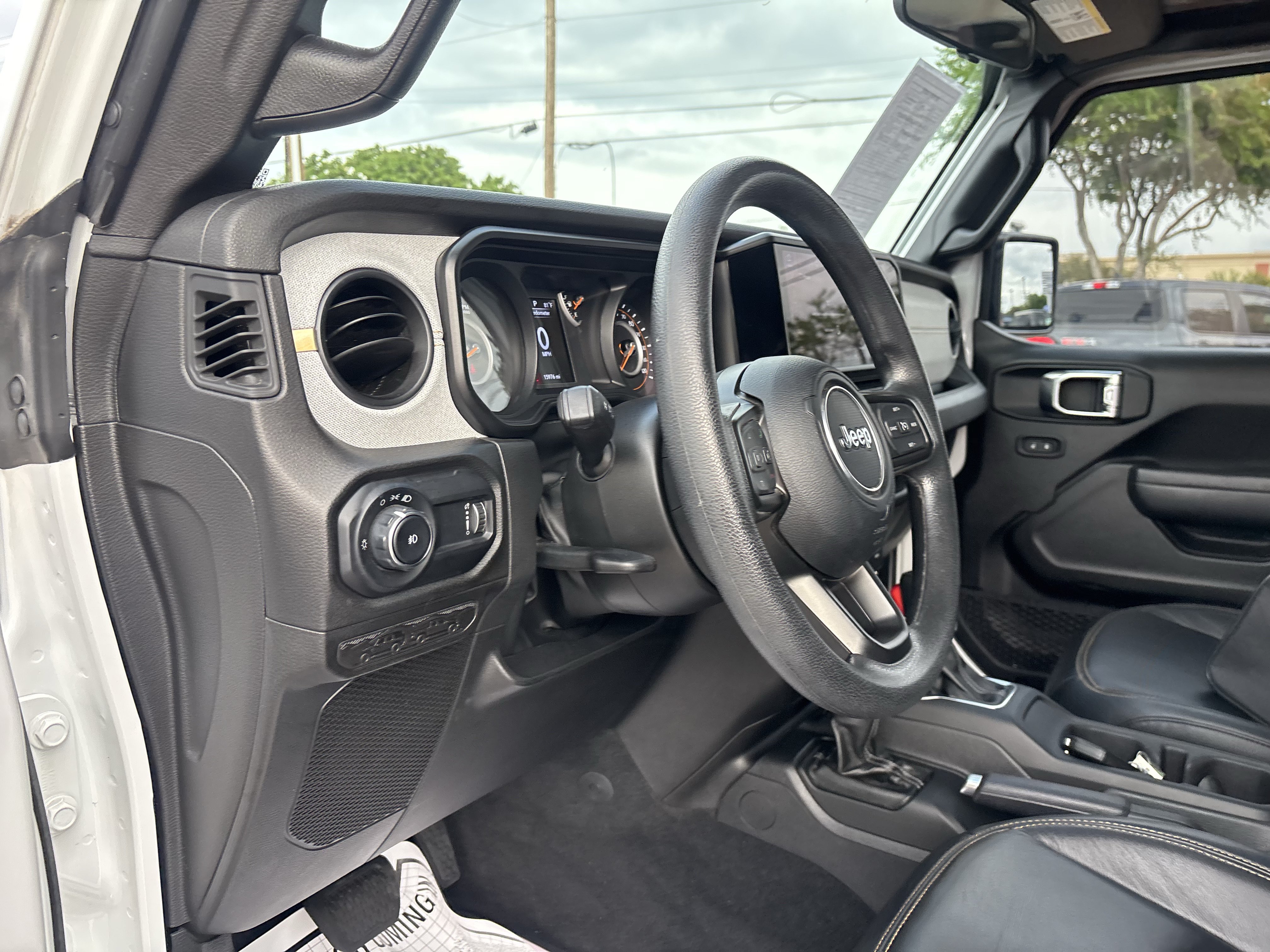 Used 2025 Jeep Wrangler Unlimited Sport AWD/4WD image 12