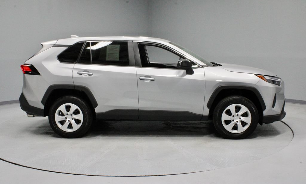Used 2025 Toyota RAV4 LE AWD/4WD image 12