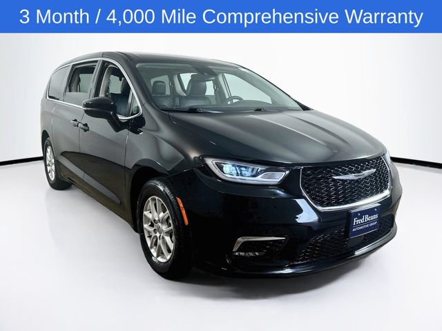 Used 2024 Chrysler Pacifica Touring-L FWD image 1