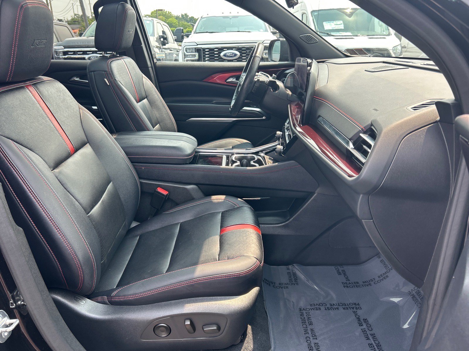 Used 2024 Chevrolet Traverse RS w/ LPO, Floor Liner Package AWD/4WD image 22