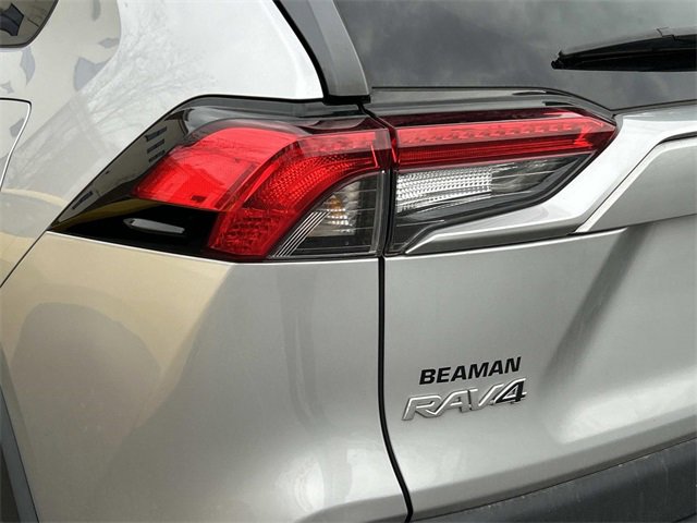Used 2022 Toyota RAV4 XLE image 7