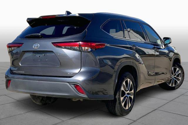 Used 2021 Toyota Highlander XLE image 4