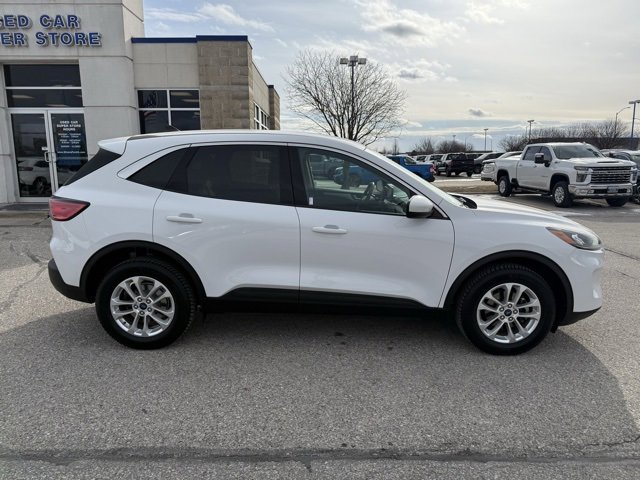 Certified 2020 Ford Escape SE image 3