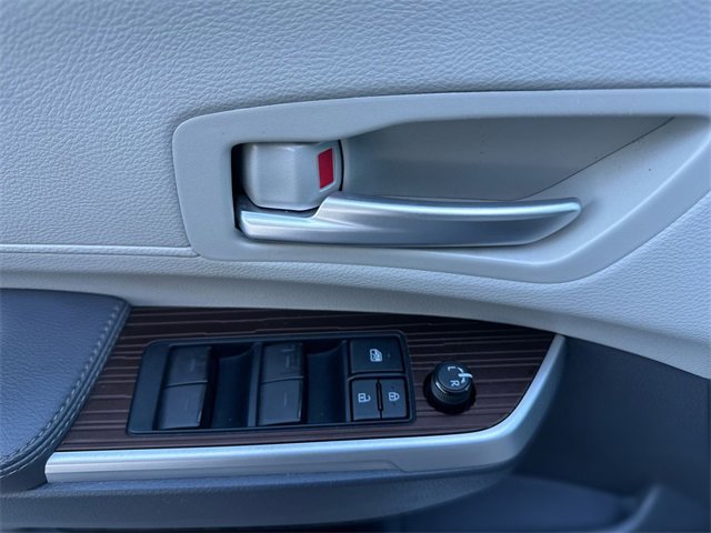 Used 2021 Toyota Sienna XLE image 14