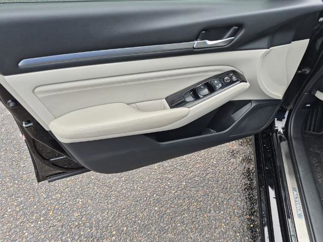 Used 2023 Nissan Altima 2.5 SL FWD image 11