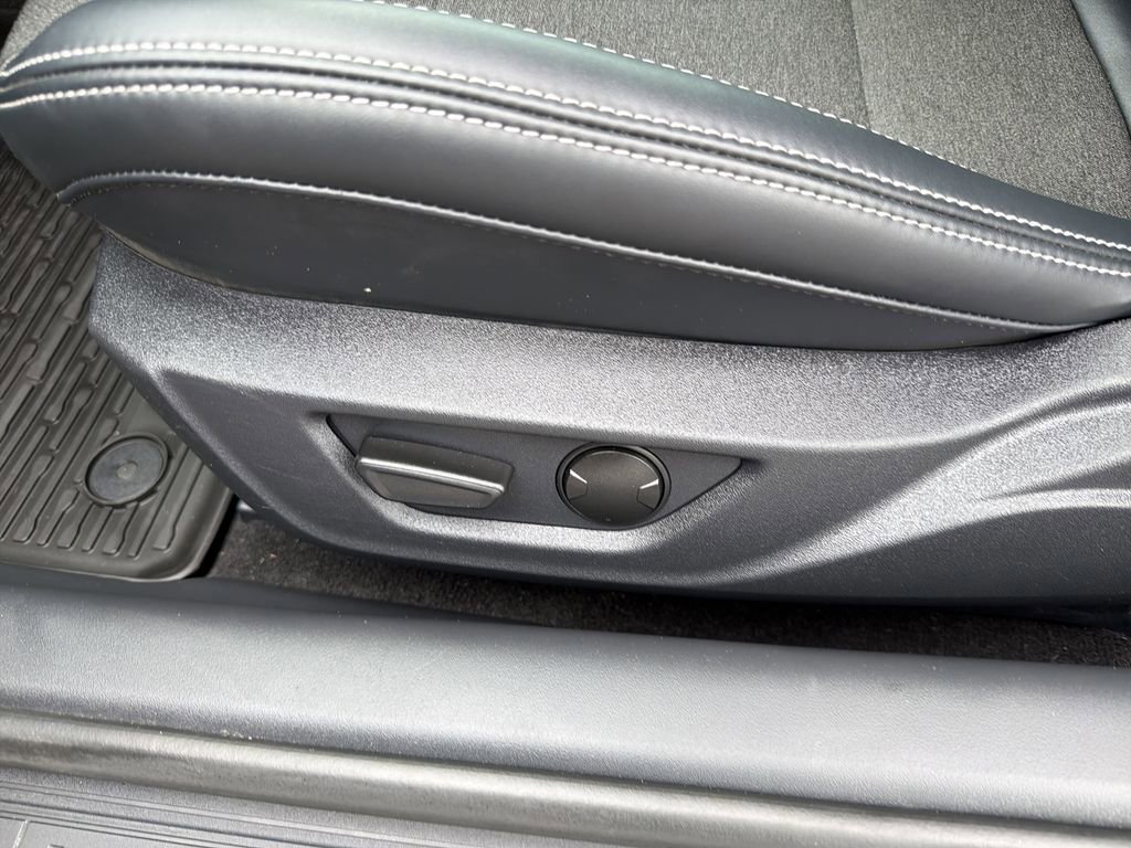 Certified 2025 Ford Mustang Coupe image 17