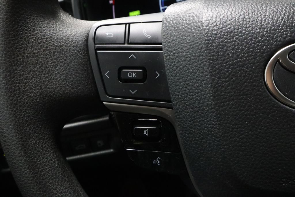 Used 2025 Toyota Camry LE FWD image 22