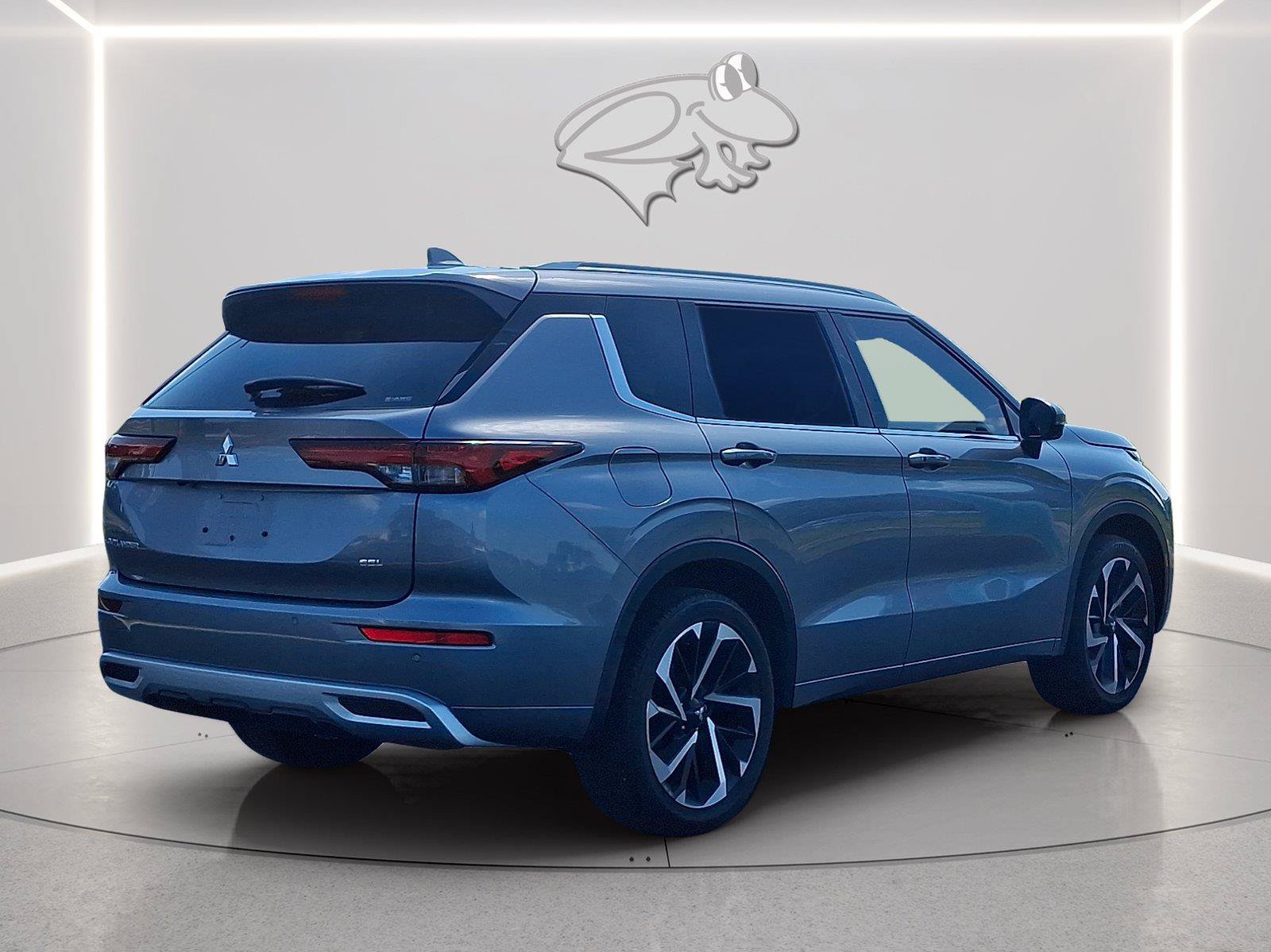 Used 2023 Mitsubishi Outlander SEL AWD/4WD image 5