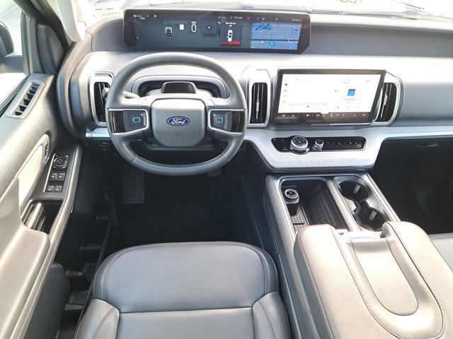 Certified 2025 Ford Expedition Active image 18