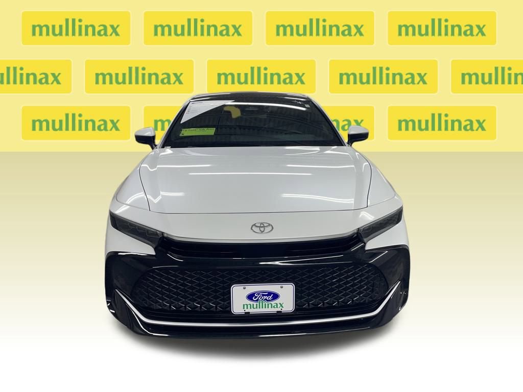 Used 2025 Toyota Crown Limited image 15