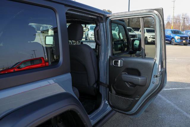 Used 2025 Jeep Wrangler Sport image 31