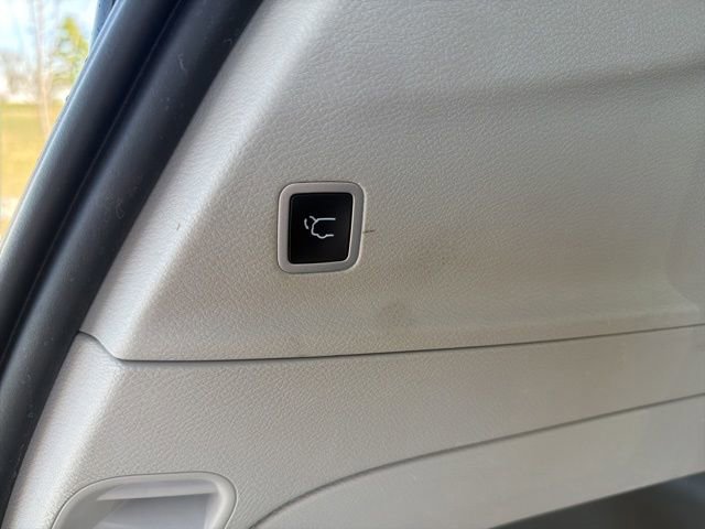 Used 2023 Chrysler Pacifica Limited image 13