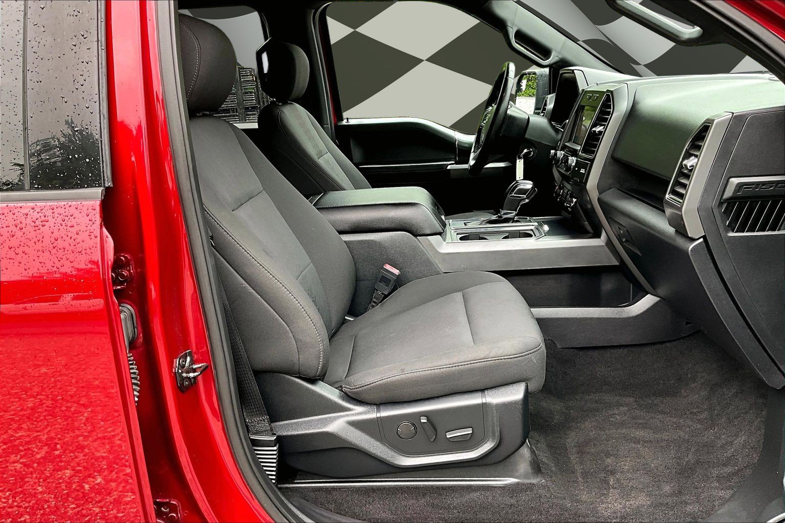 Certified 2019 Ford F150 XLT w/ Equipment Group 302A Luxury AWD/4WD image 5