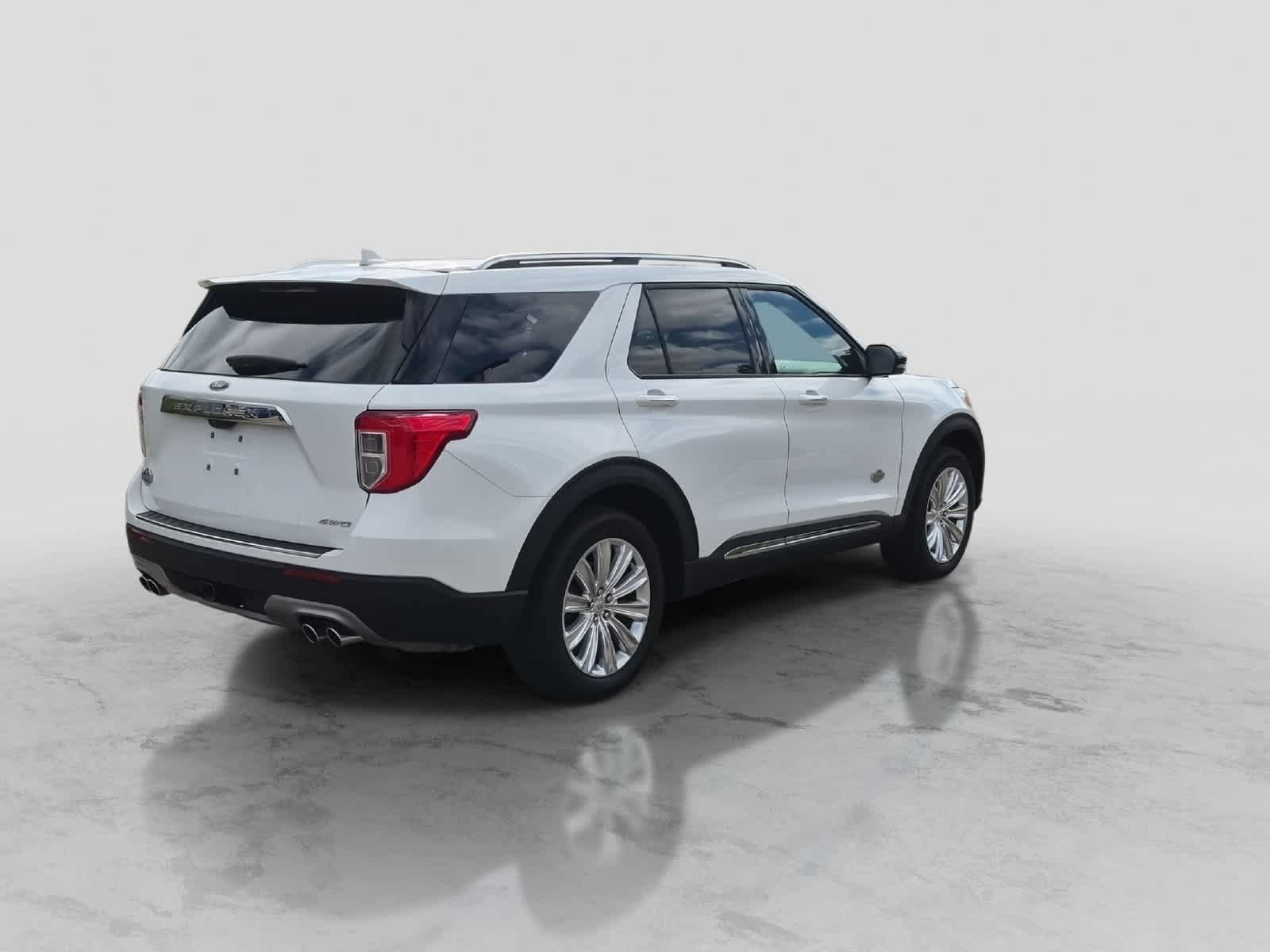 Certified 2024 Ford Explorer King Ranch w/ Technology Package AWD/4WD image 8