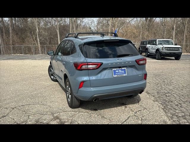 Certified 2023 Ford Escape ST-Line w/ Tech Pack #1 AWD/4WD image 5