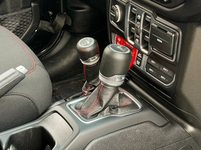 Used 2020 Jeep Gladiator Rubicon AWD/4WD image 23