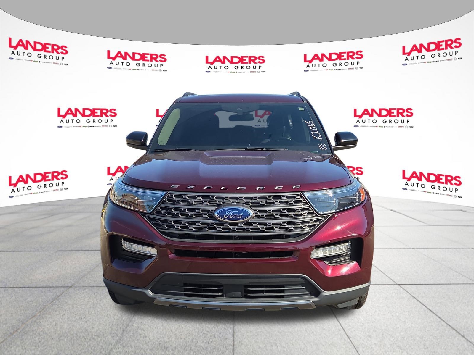 Certified 2022 Ford Explorer XLT w/ Equipment Group 202A AWD/4WD image 8