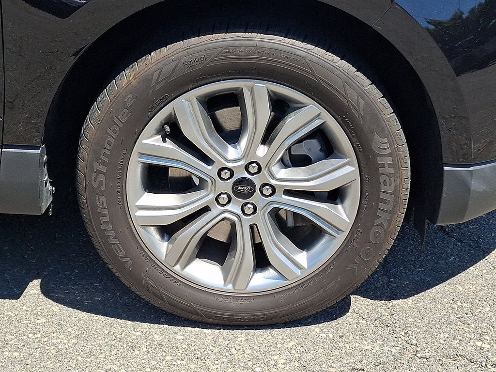Certified 2024 Ford Edge Titanium AWD/4WD image 11