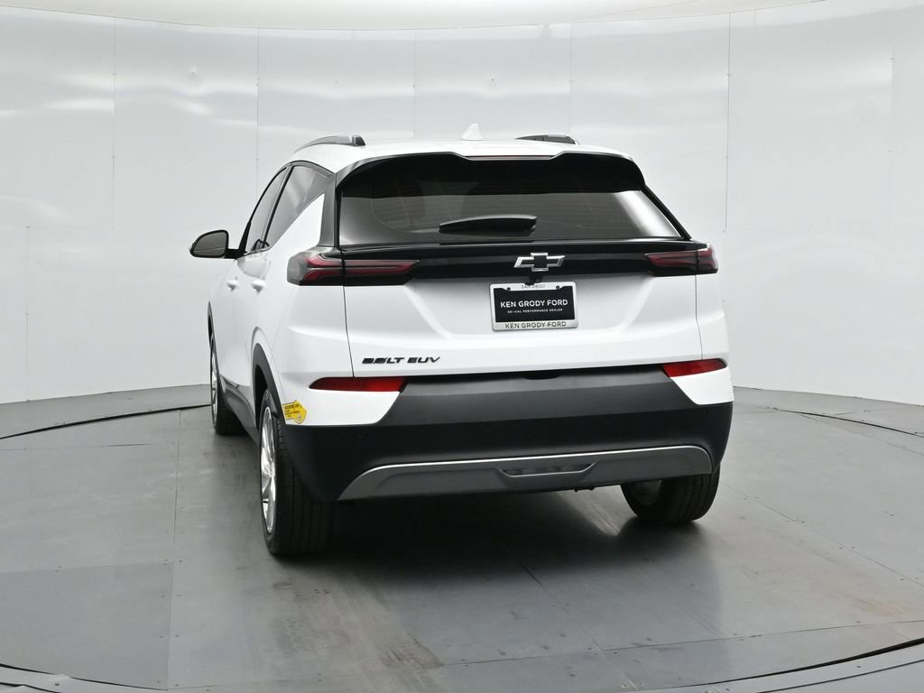 Used 2023 Chevrolet Bolt EUV LT w/ Driver Confidence Package image 16