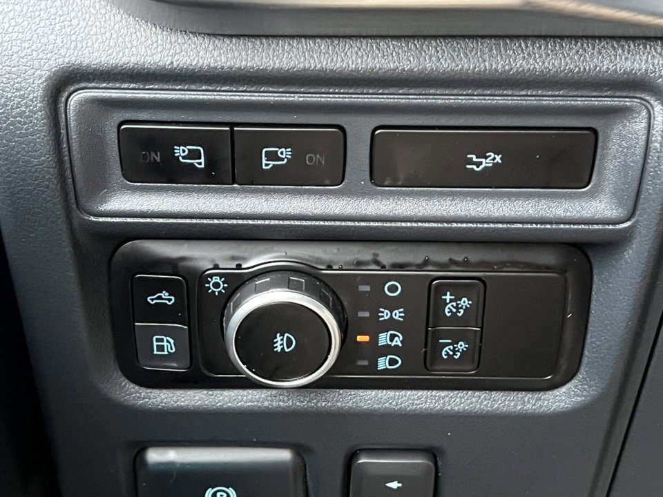 Certified 2023 Ford F150 Lariat w/ Equipment Group 502A High image 26