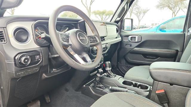 Used 2025 Jeep Wrangler Unlimited Sahara image 9