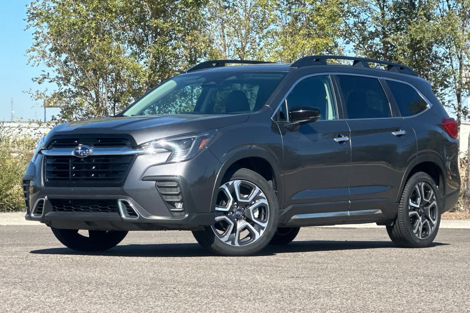 Used 2024 Subaru Ascent Touring AWD/4WD image 1