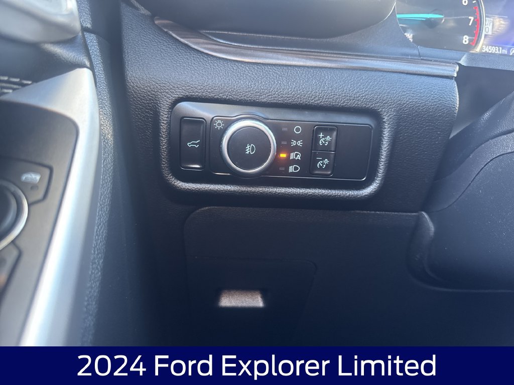 Certified 2024 Ford Explorer Limited w/ Limited Technology Package AWD/4WD image 17