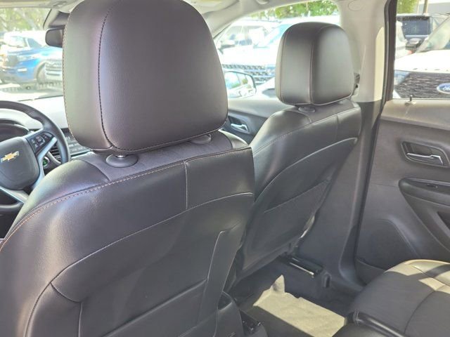 Used 2017 Chevrolet Trax LT w/ LT Convenience Package FWD image 14