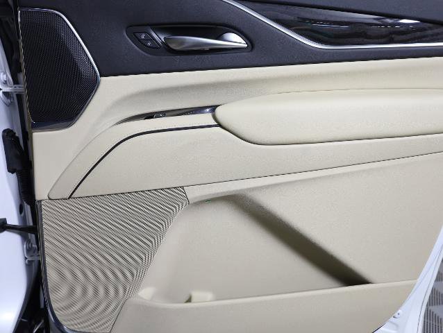 Used 2023 Cadillac Escalade ESV Premium Luxury w/ LPO, Illumination Package image 32