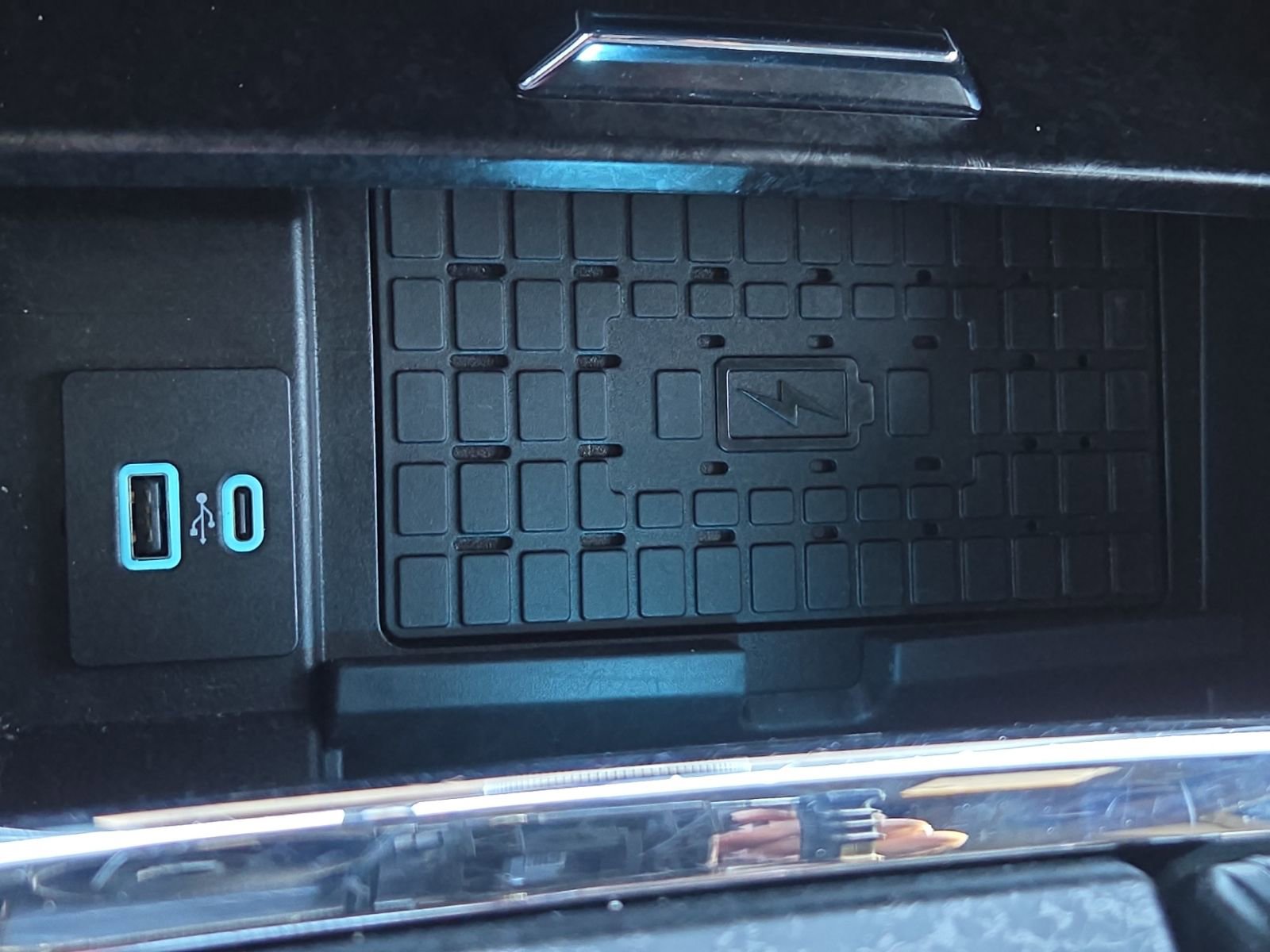 Certified 2024 Ford Expedition Limited image 18