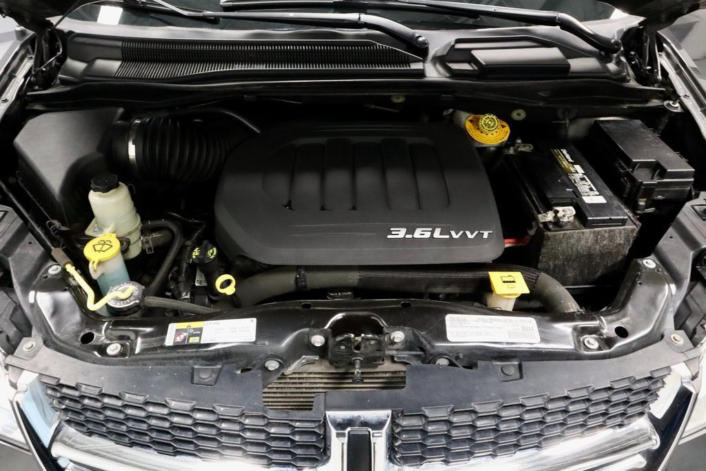 Used 2017 Dodge Grand Caravan SXT image 17