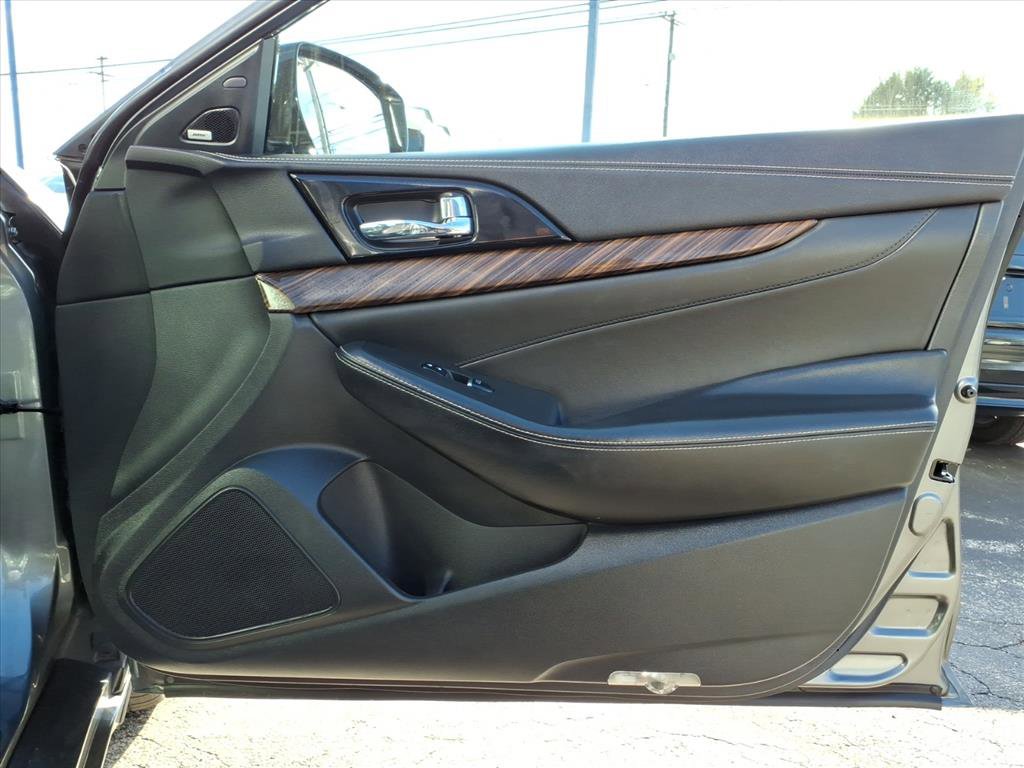 Used 2017 Nissan Maxima Platinum image 10
