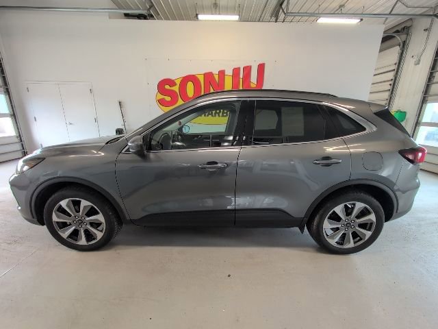 Certified 2023 Ford Escape Platinum image 2